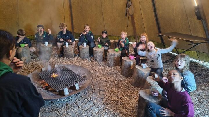 Hygge ved bålet. 2025